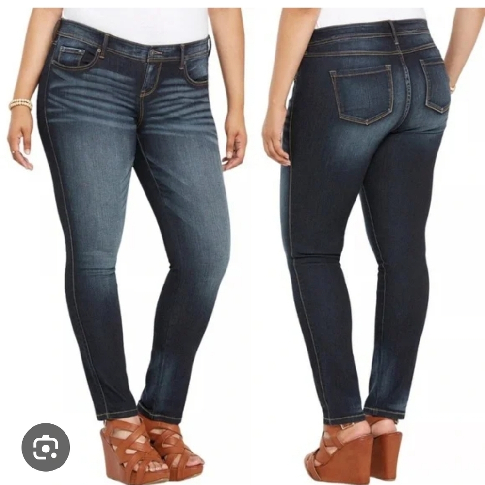NWOT TORRID LOW RISE DARK WASHED JEANS 14R